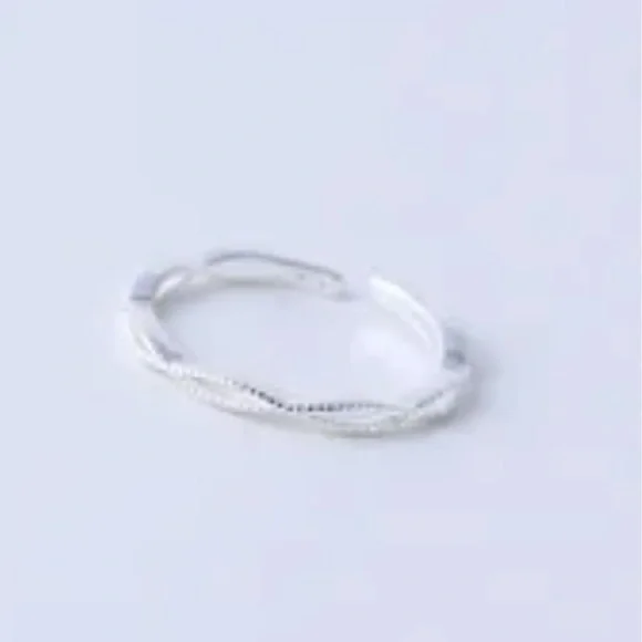 925 Sterling Silver Ring - Picture 1 of 6